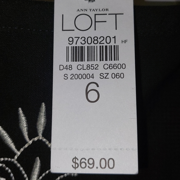 Ann Taylor Loft black embroidered skirt - Picture 4 of 6
